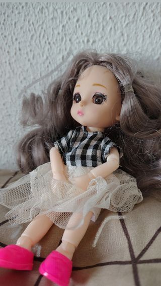 Muñeca de pelo gris - 1 ud.