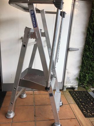 Escalera plataforma aluminio Tubesca