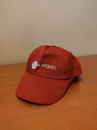 Gorra roja A. Miquel Linde Material Handling 