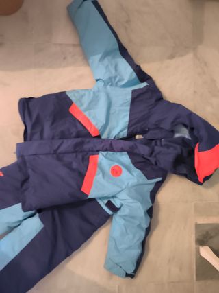 Traje de nieve infantil,