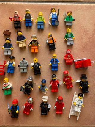 Lote 25 minifiguras lego Town y City