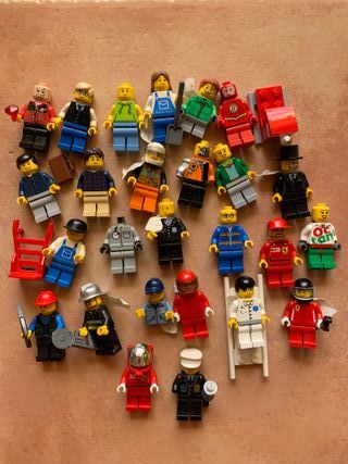 Lote 25 minifiguras lego Town y City