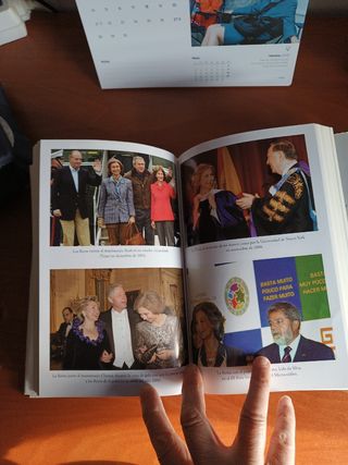 Libro La Reina muy de cerca y Con España