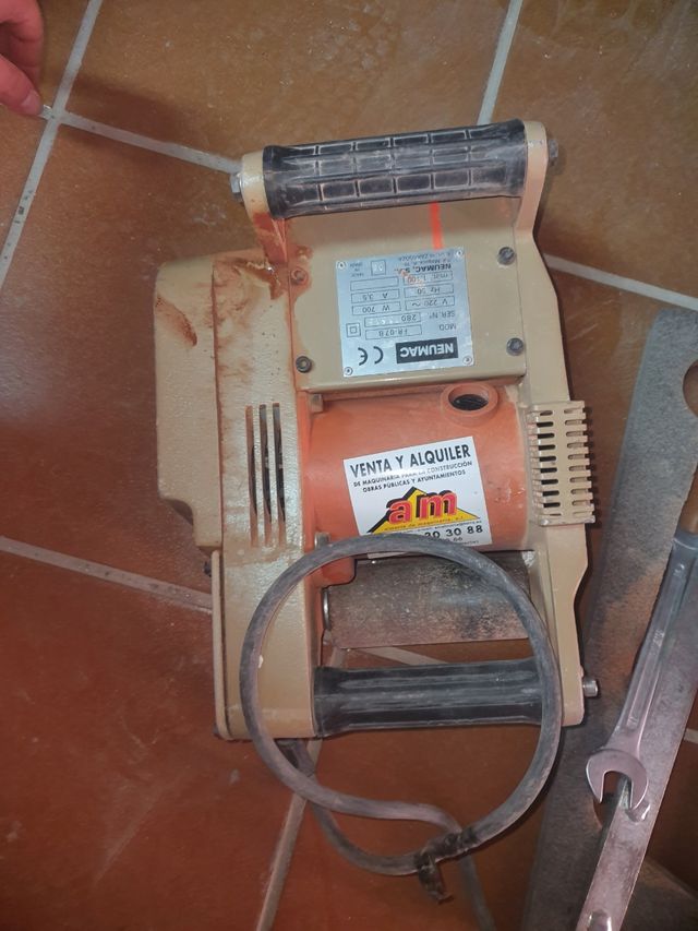 Tronzadora  marca NEUMÁTICOS FR07B