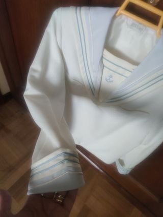 Traje comunión talla 10
Una puesta