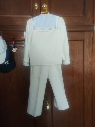Traje comunión talla 10
Una puesta