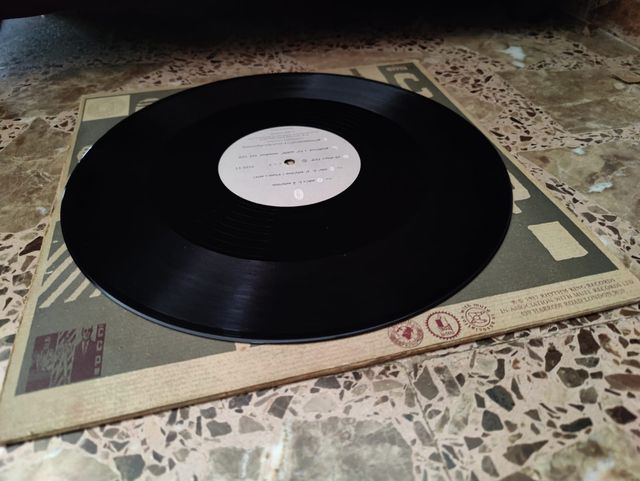 Vinilo CCP - A Solution