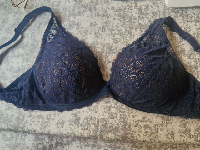 Sujetador con encaje y relleno
