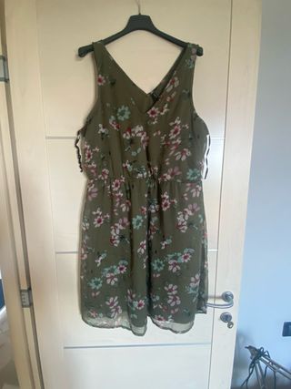 Vestito floreale verde oliva