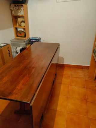 Mesa abatible de madera maciza