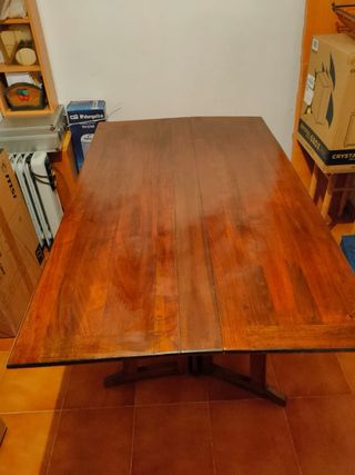 Mesa abatible de madera maciza
