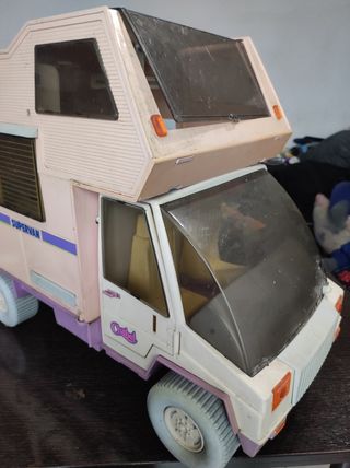 Supervan Chabel muñeca
