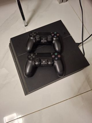PlayStation 4 1tb con mando + Mortal kombat 
