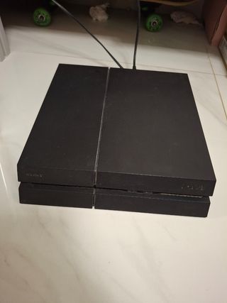 PlayStation 4 1tb con mando + Mortal kombat 