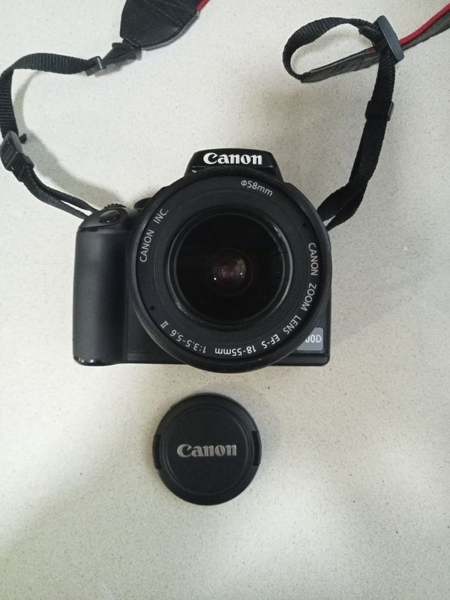 Cámara Canon Eos 1000D + 18-55