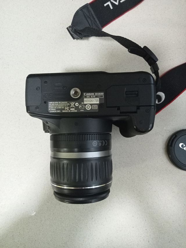 Cámara Canon Eos 1000D + 18-55