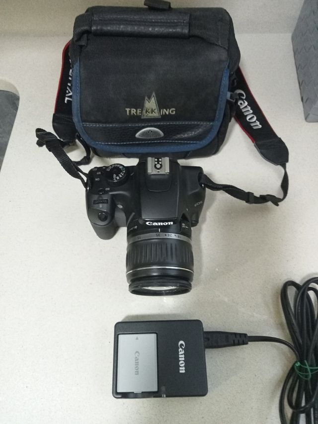 Cámara Canon Eos 1000D + 18-55