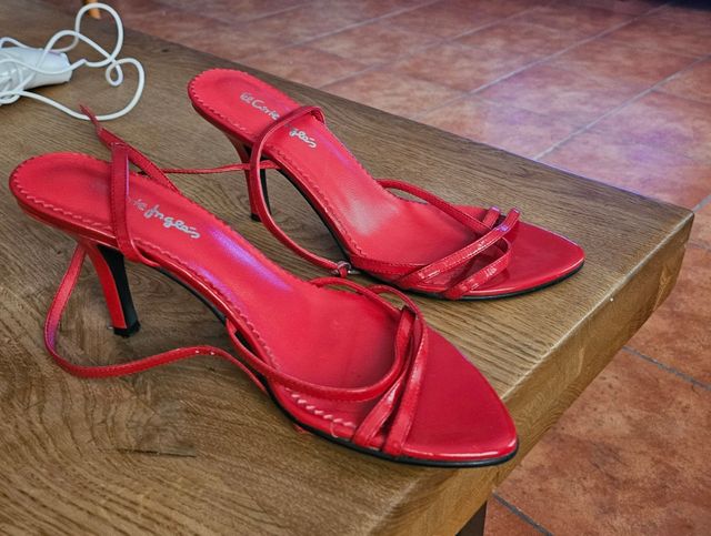 Sandalias rojas tacón El Corte Inglés