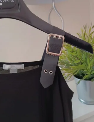 Camiseta negra de Mango