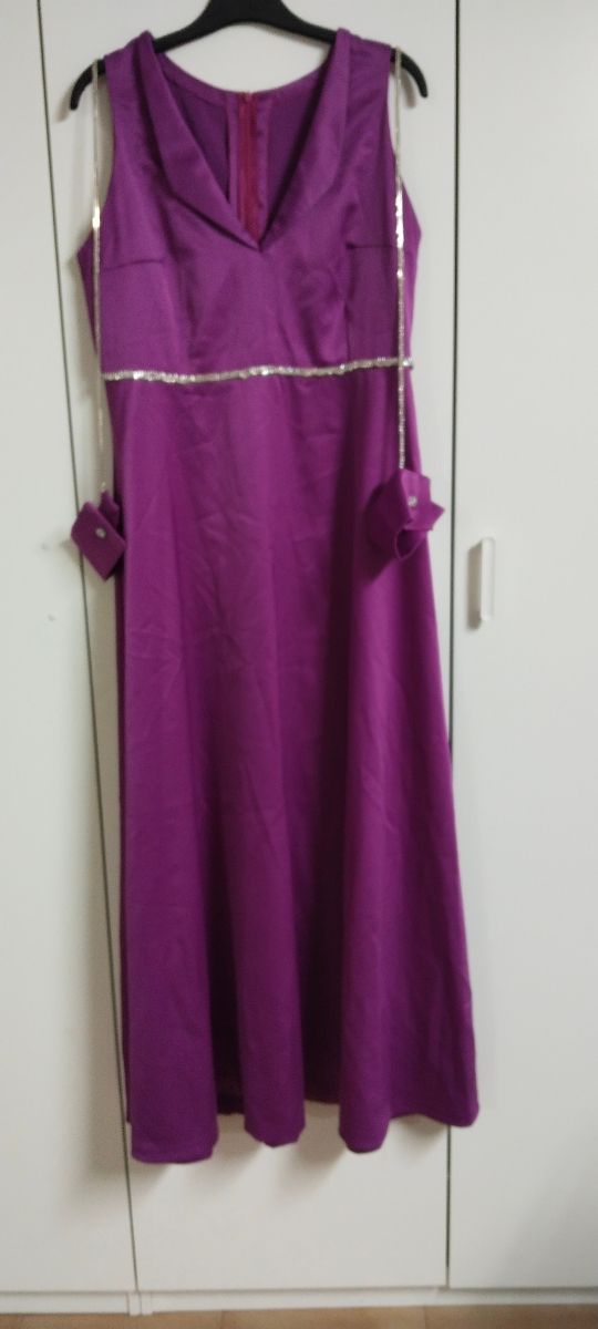 Vestido morado elegante