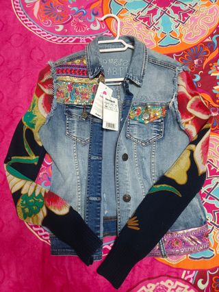 Cazadora vaquera desigual
