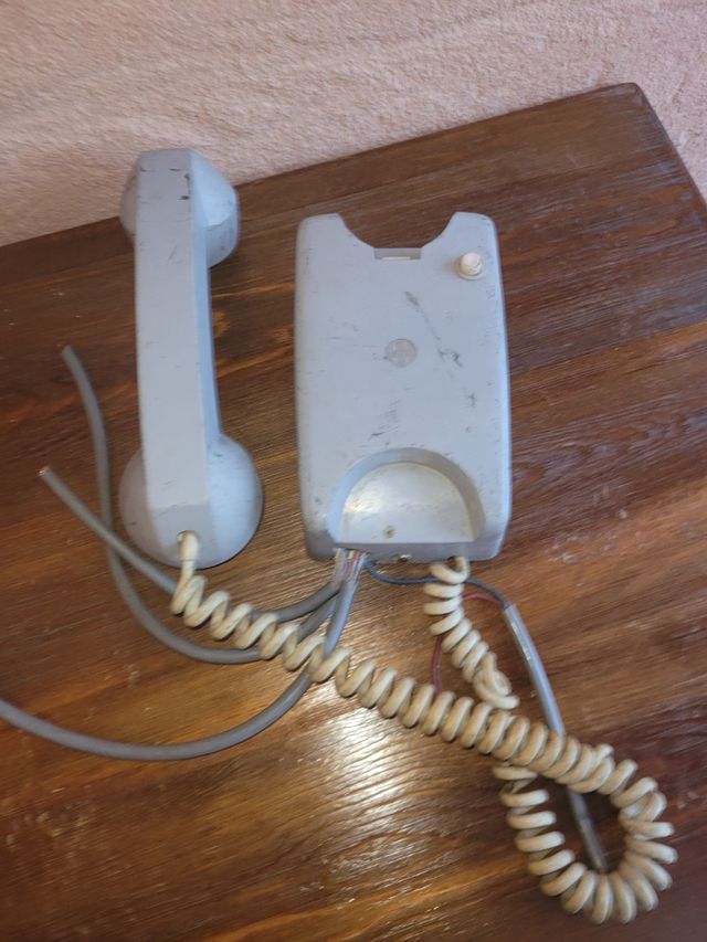 Teléfono Amper antiguo