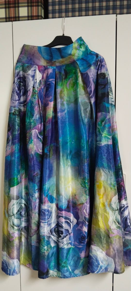 Falda midi floral estampada