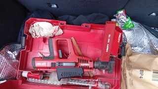 Pistola clavos Hilti DX 75