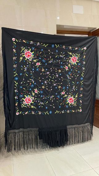Mantón Cuadrado negro multicolor