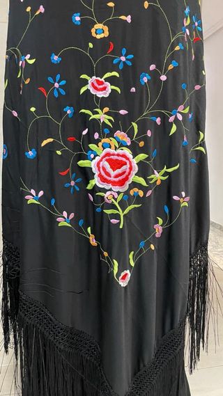 Mantón Cuadrado negro multicolor