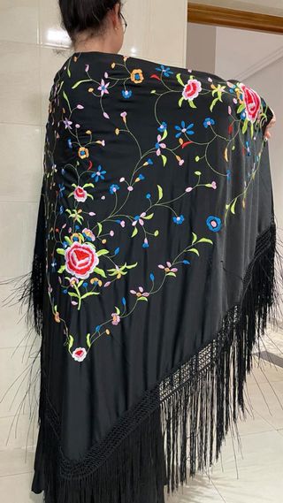 Mantón Cuadrado negro multicolor