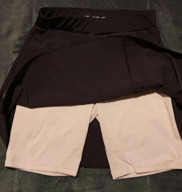Falda deportiva niña. Talla 9-10