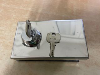 Cerradura puerta 