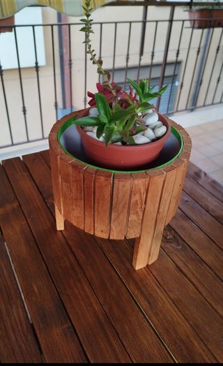 Portapiante in legno forma rotonda