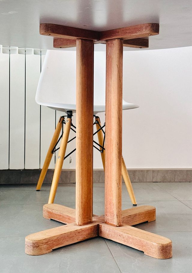 Precioso pie de madera maciza vintage (LH, BCN)