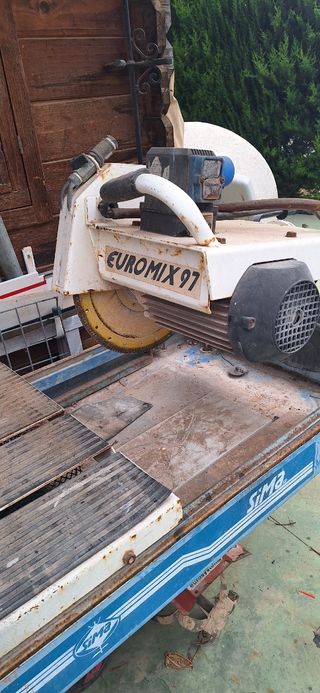 Mesa de corte materiales construccion monofasica