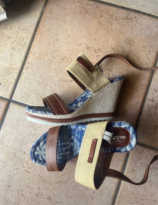 Sandali estivi zeppa beige e blu