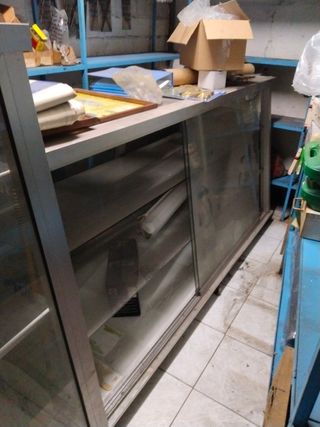 Vitrina expositora - Aluminio y cristal