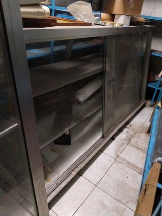 Vitrina expositora - Aluminio y cristal