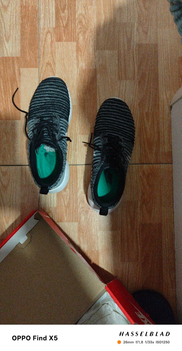 Zapatillas Nike grises y negras