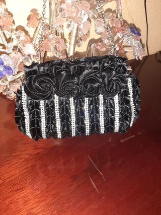 Bolso fiesta negro con rosas