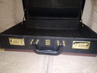 Maletín de piel para cubertería