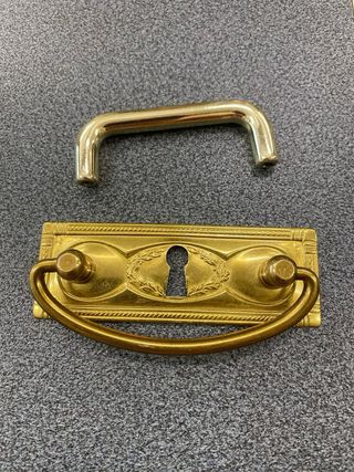 Maniglie antiche per mobili -