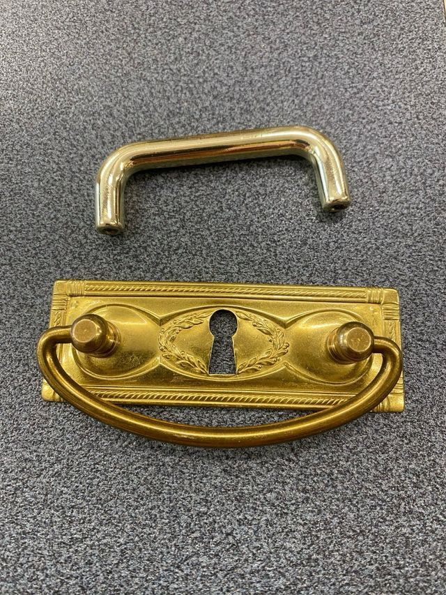 Maniglie antiche per mobili -