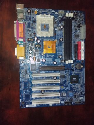 Placa base AMD XP. ( FUNCIONA PERO PETA)