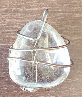 Colgante de Cuarzo con Alambre