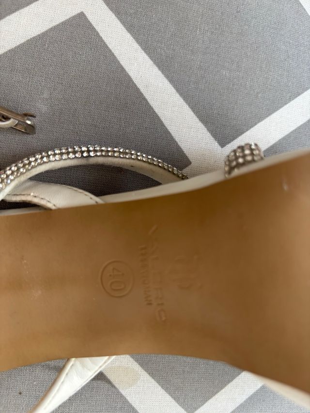 Sandalias brillantes