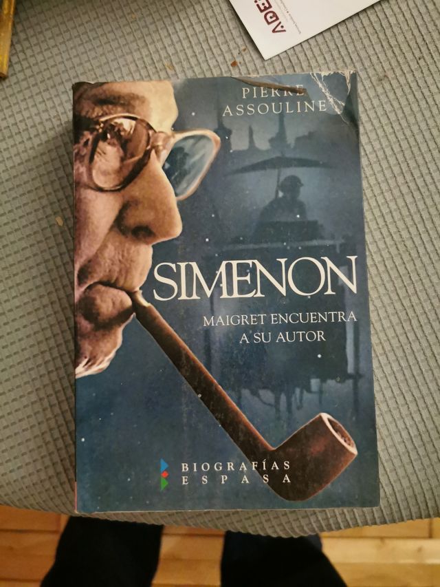Simenon. Maigret encuentra a su autor
