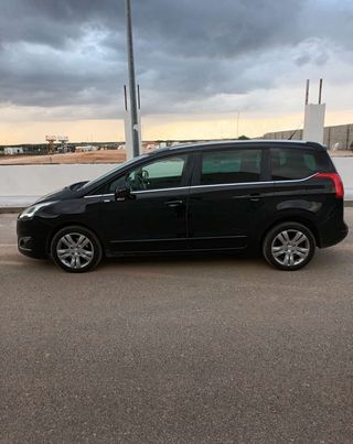 Peugeot 5008 2015