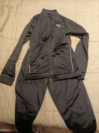 Chándal Puma negro. (Da poca talla)